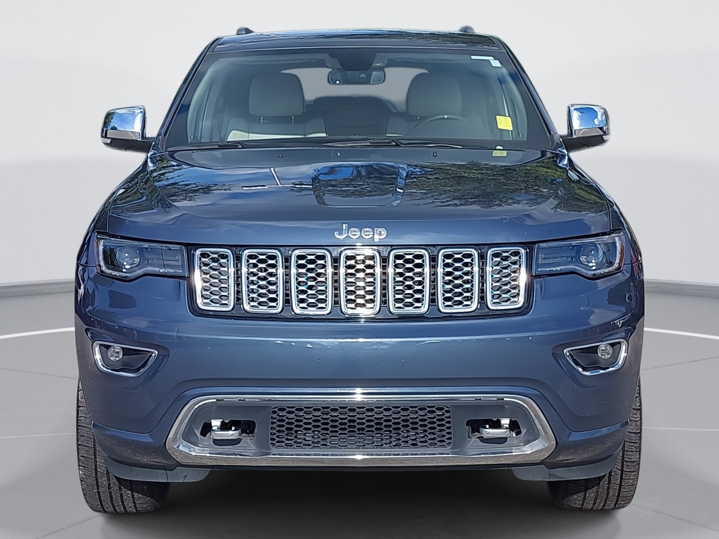 2020 Jeep Grand Cherokee Overland photo 2