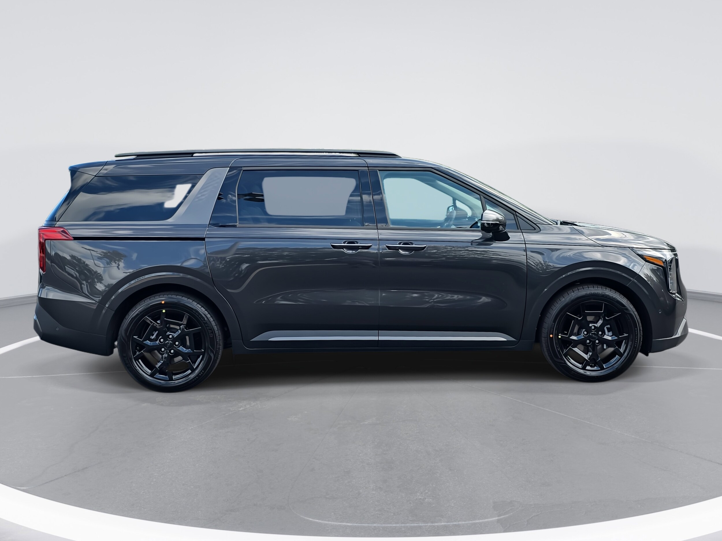 2026 Kia Carnival SX photo 4