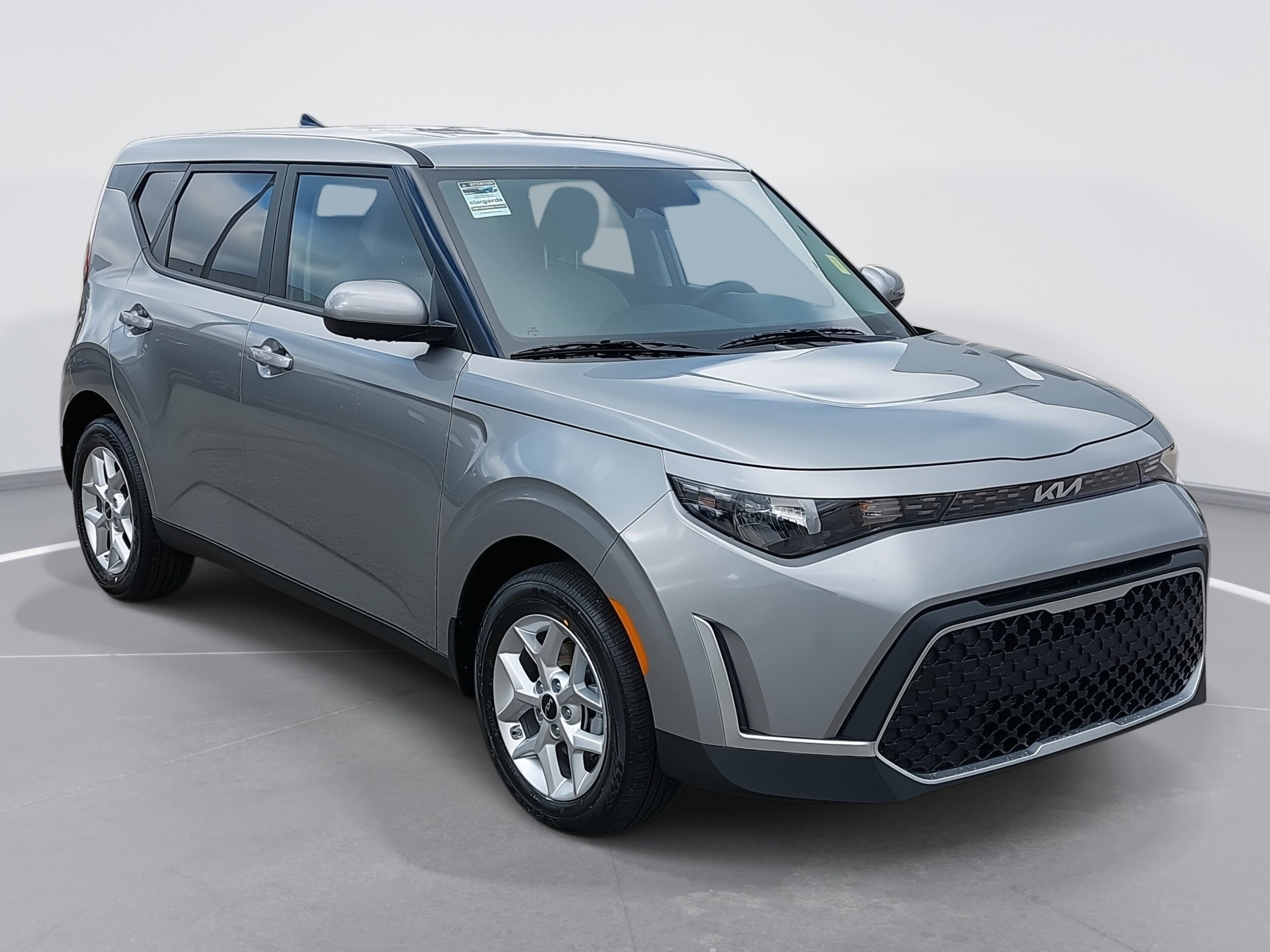 2025 Kia Soul LX photo 3