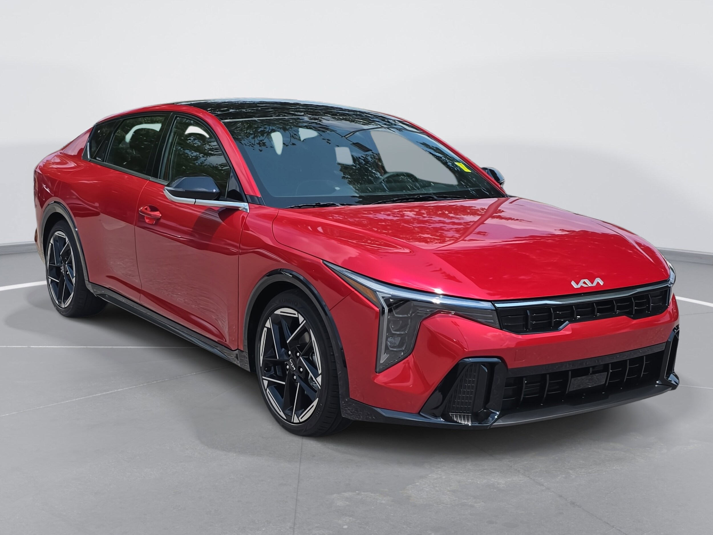 2025 Kia K4 GT-Line photo 3