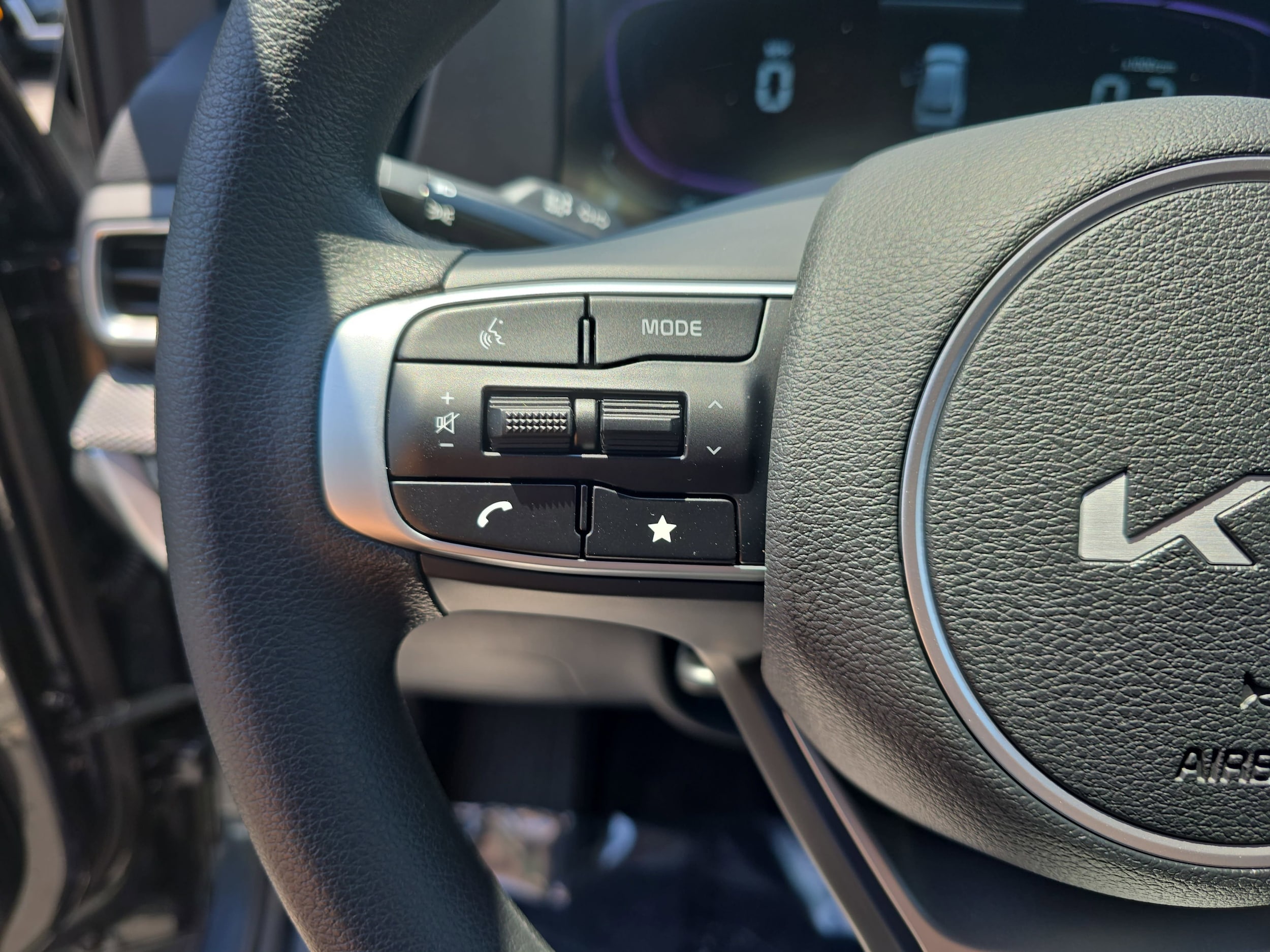 2025 Kia Sportage LX - Photo 16