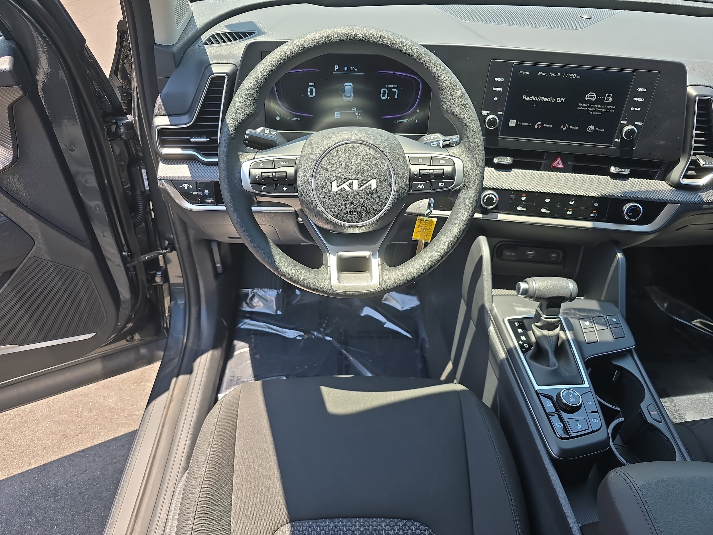 2025 Kia Sportage LX - Photo 15