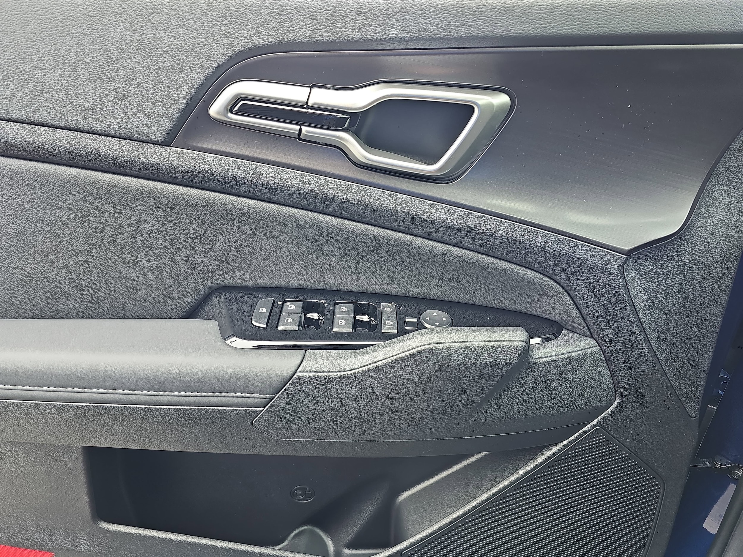 2025 Kia Sportage EX - Photo 27
