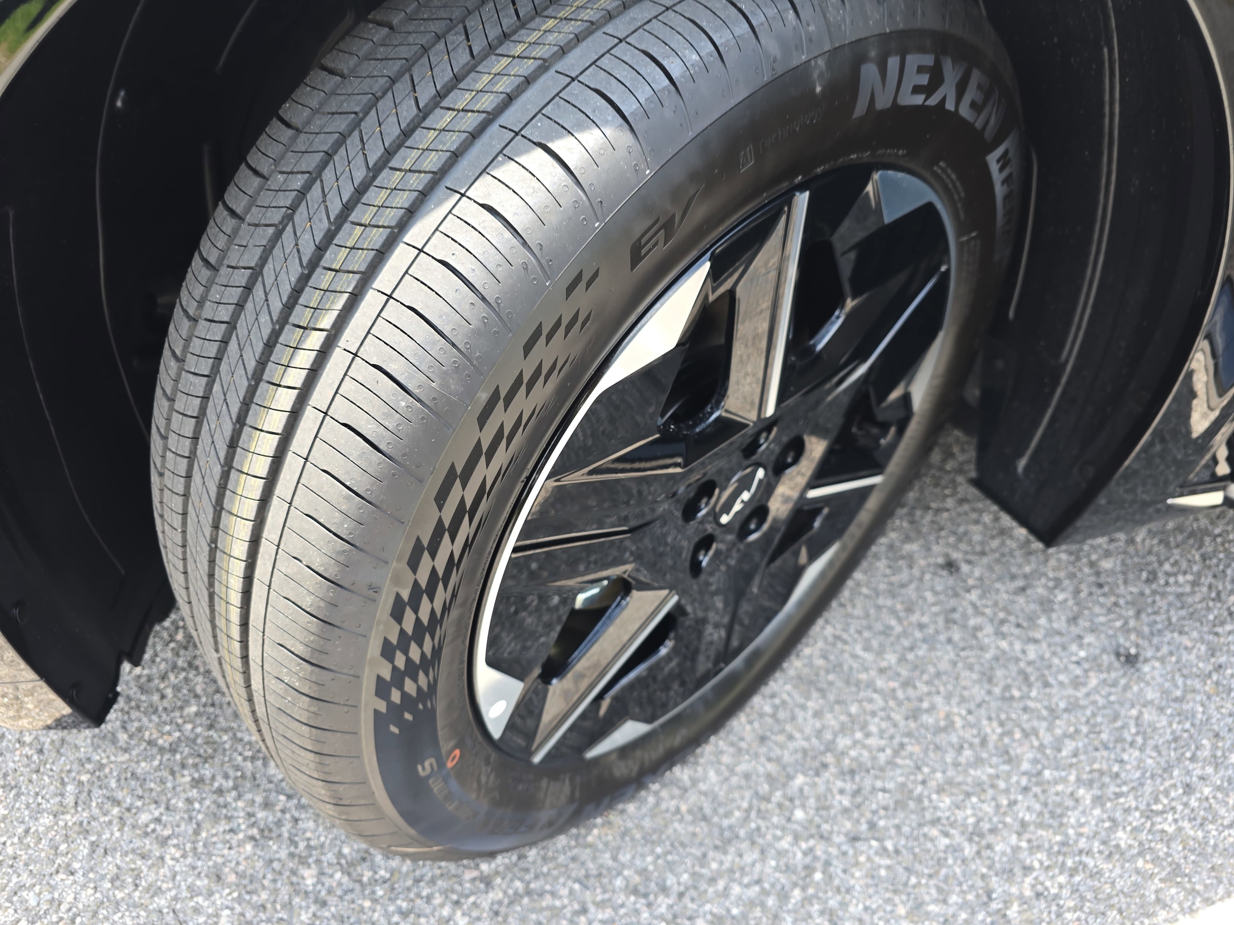 2025 Kia EV6 Wind - Photo 30