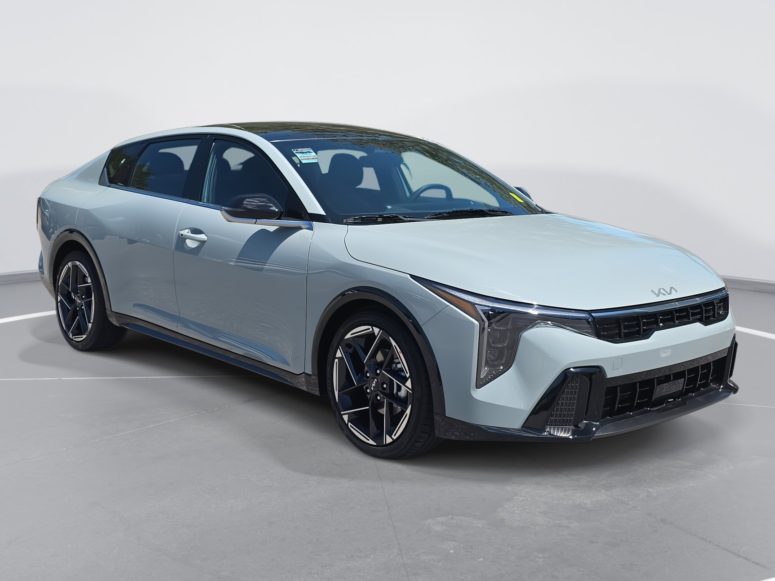 2025 Kia K4 GT-Line photo 3