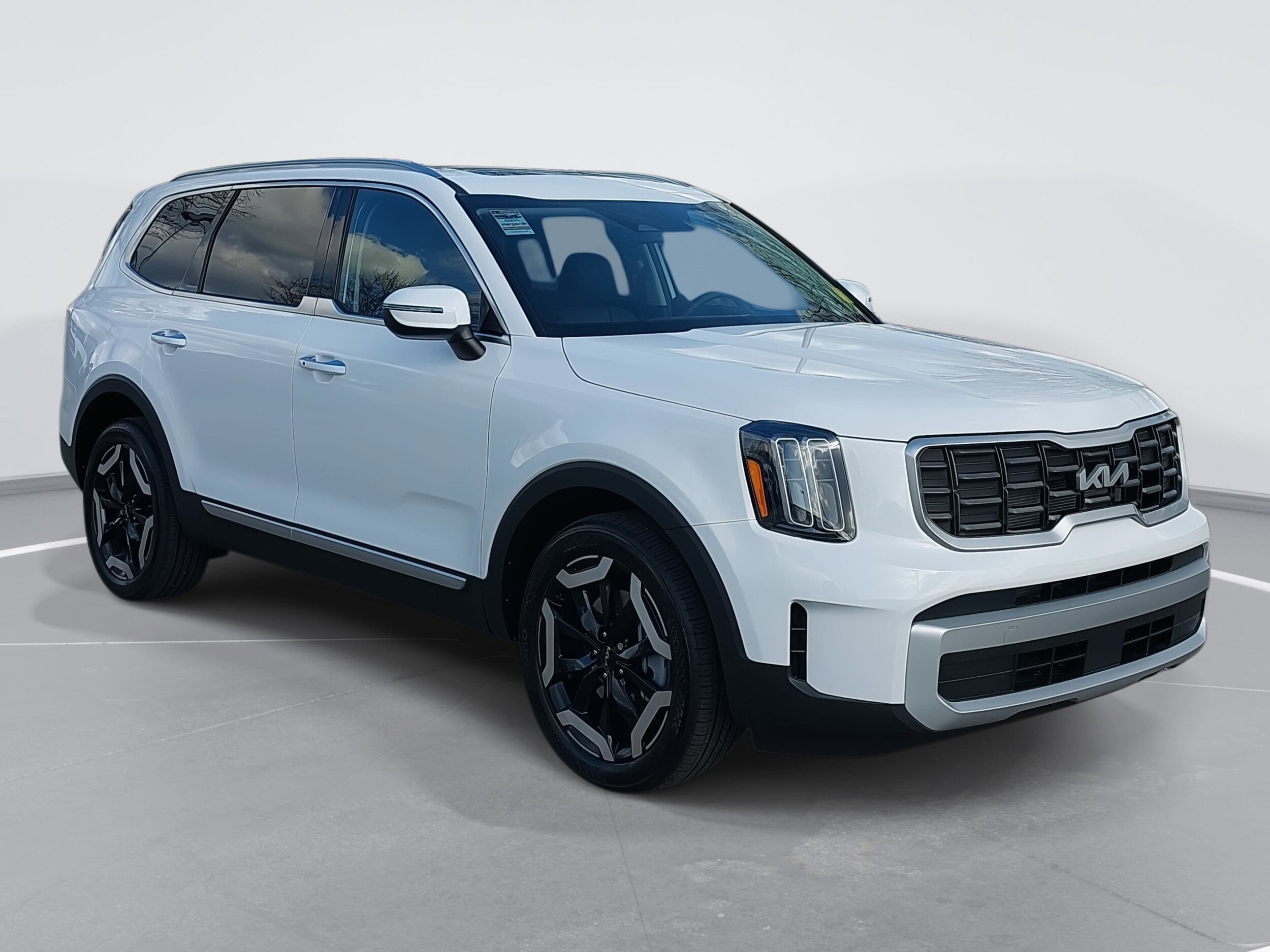 2025 Kia Telluride S photo 3