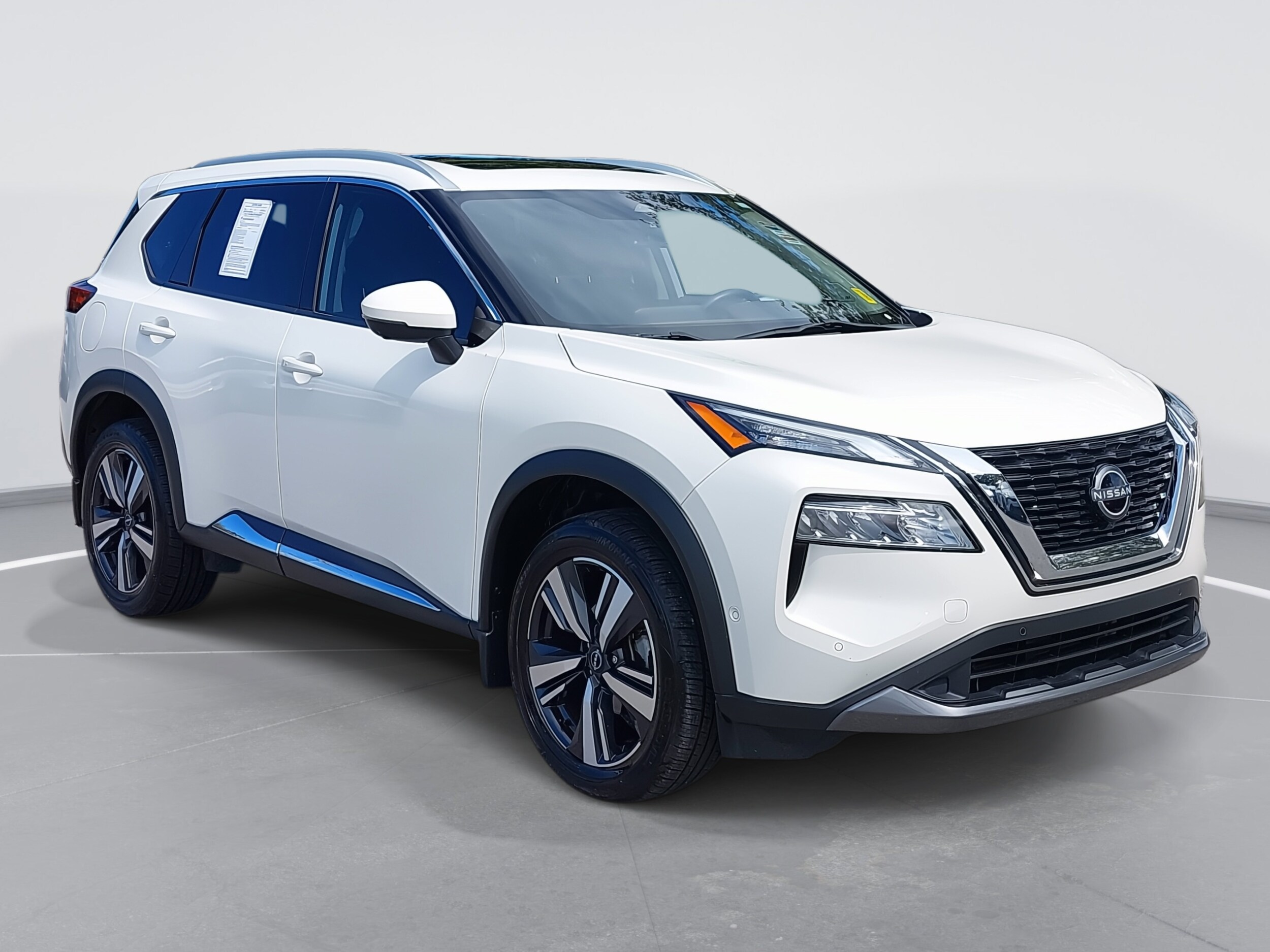 2023 Nissan Rogue SL photo 3