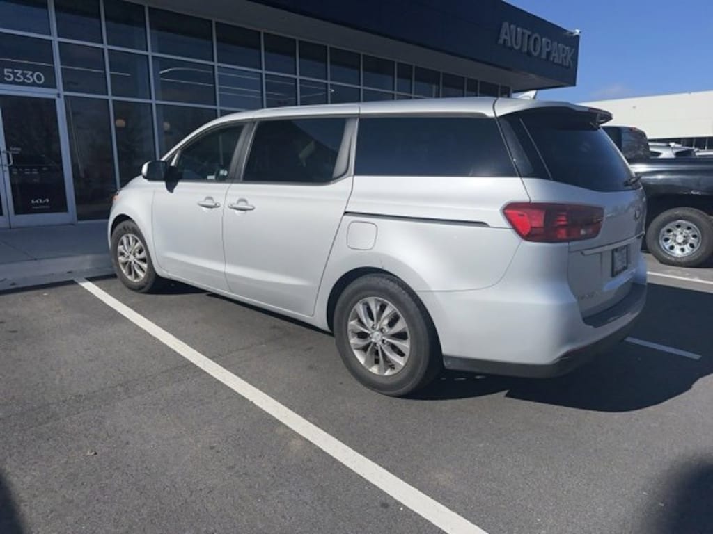 Used 2019 Kia Sedona LX Van Passenger Van