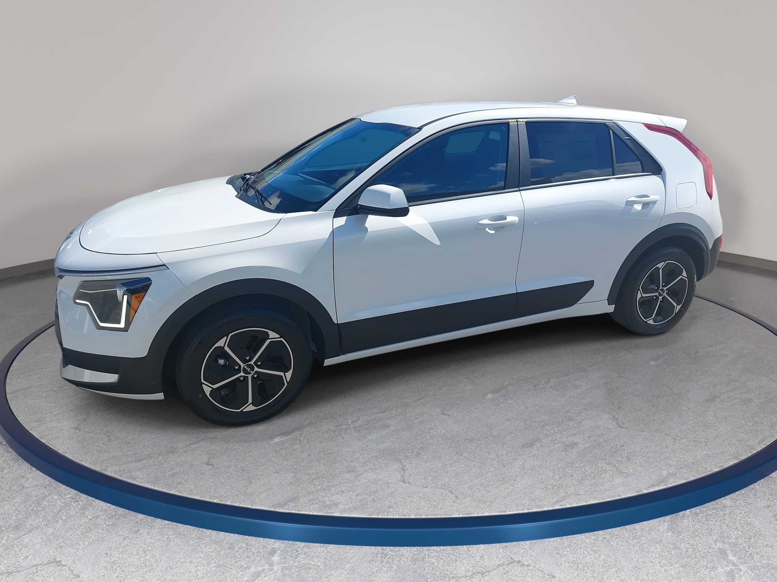 2026 Kia Niro LX HEV's photo