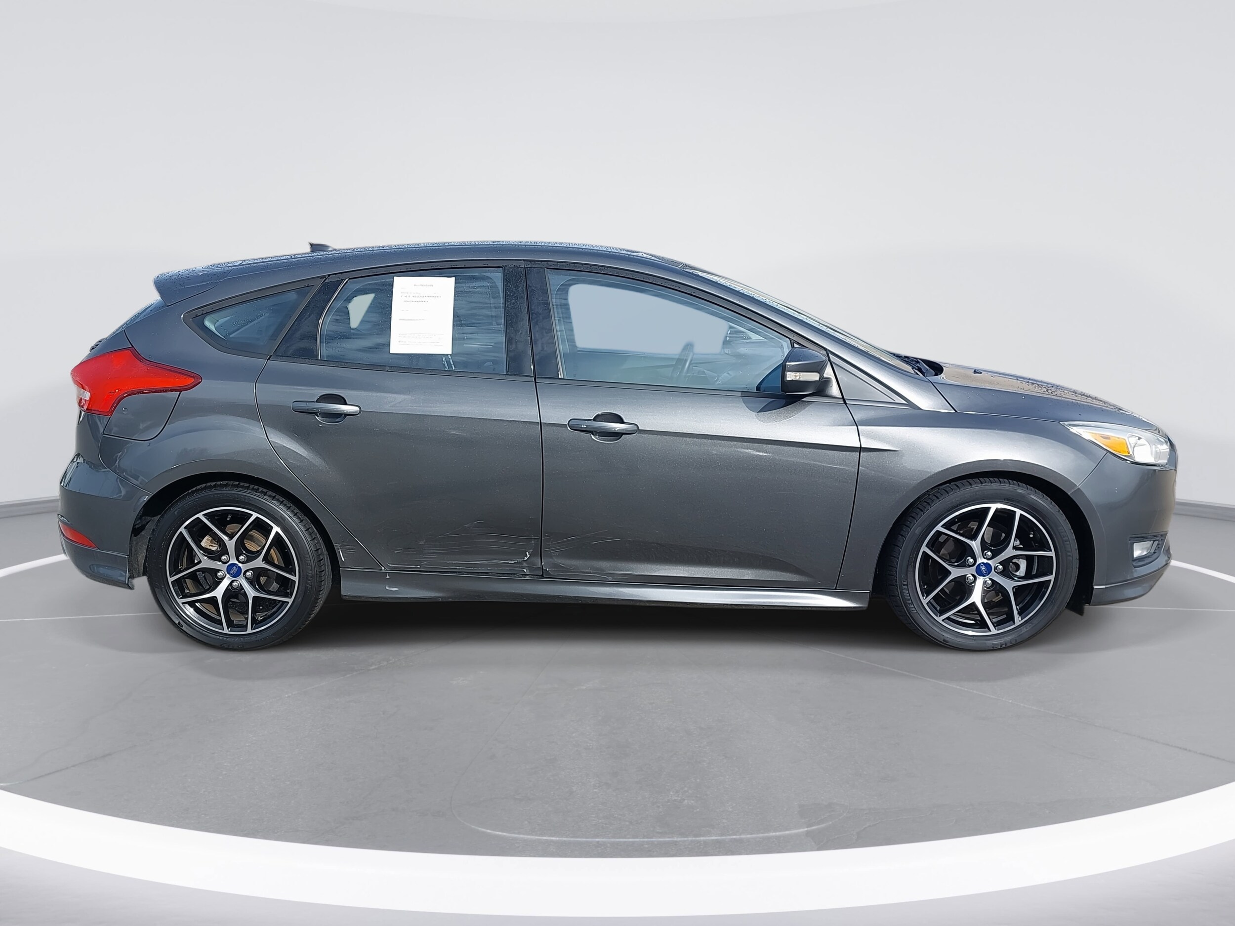 2015 Ford Focus SE photo 4