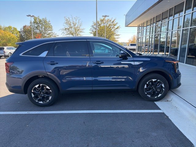 2024 Kia Sorento S photo 4