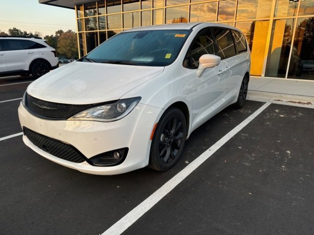 Used 2020 Chrysler Pacifica For Sale at Auto Park Kia VIN