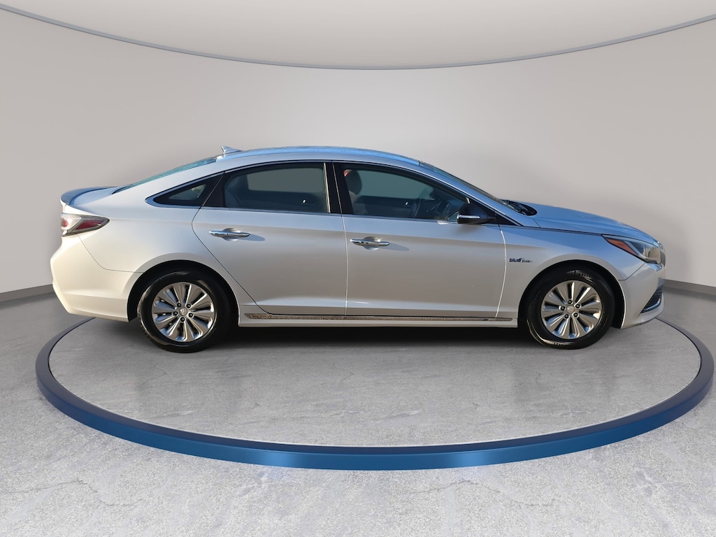 Used 2016 Hyundai Sonata Hybrid SE Sedan