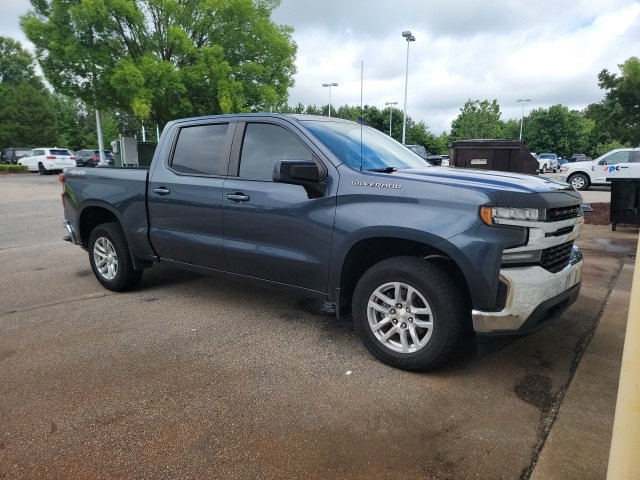 2019 Chevrolet Silverado 1500 LT photo 2