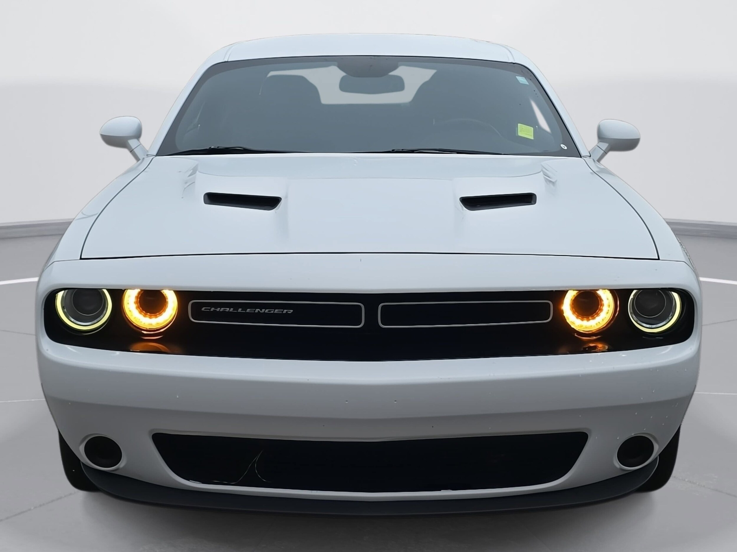 2019 Dodge Challenger SXT photo 2