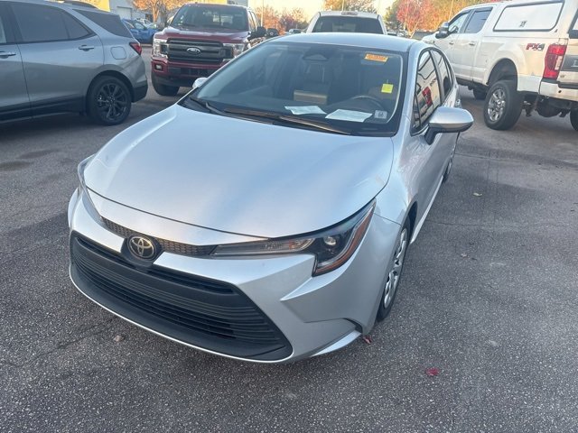 2023 Toyota Corolla LE photo 2