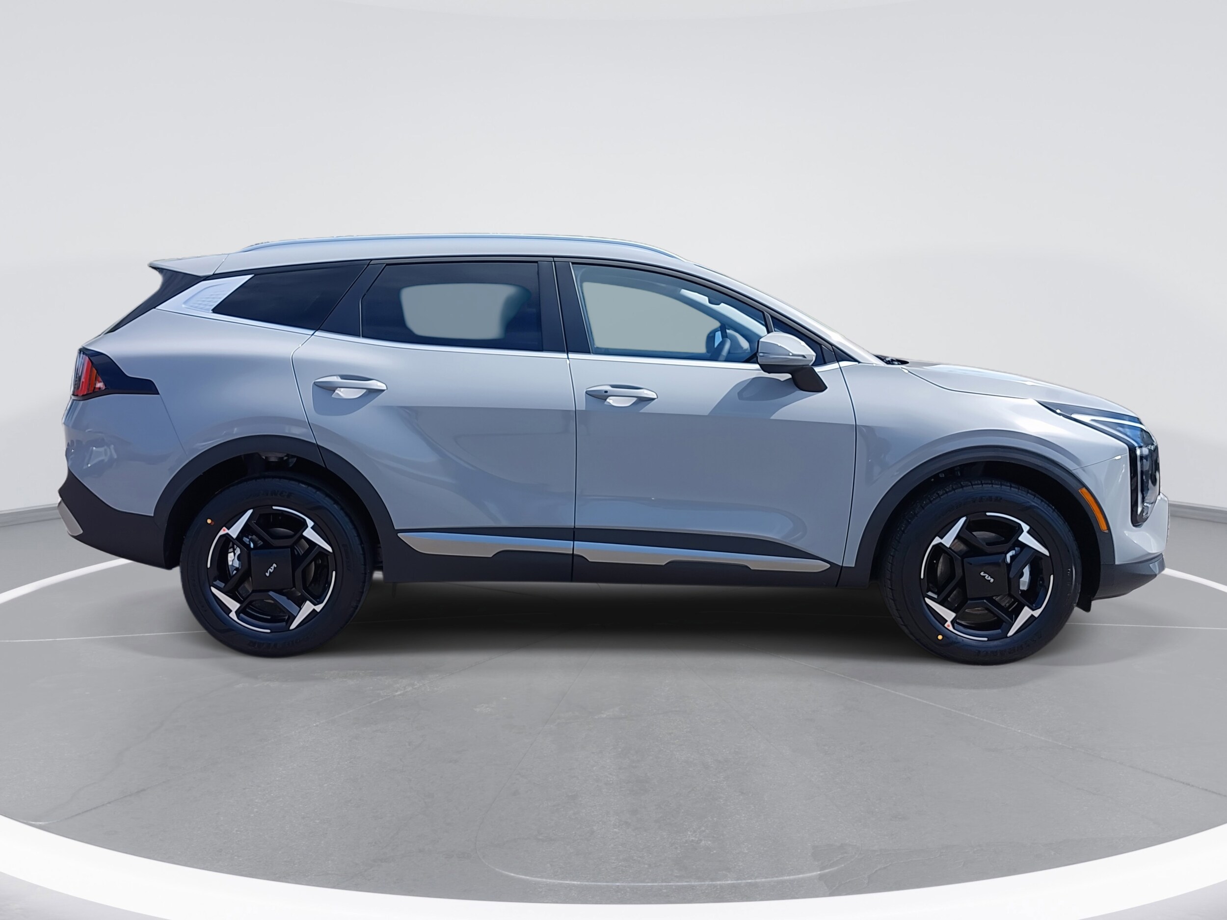 2026 Kia Sportage Hybrid EX photo 2