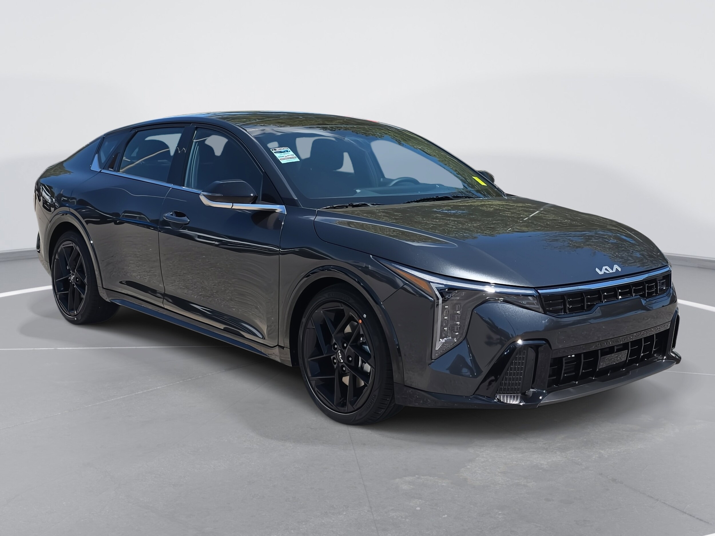 2025 Kia K4 GT-Line Turbo photo 3