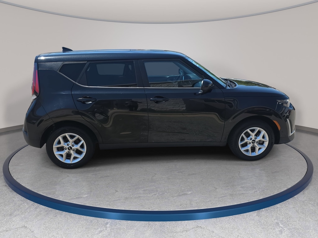 Used 2024 Kia Soul LX Hatchback