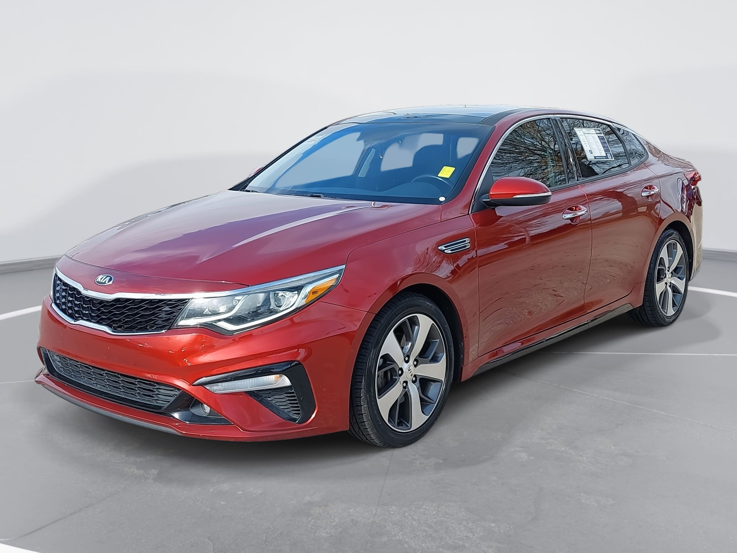 2019 Kia Optima S's photo