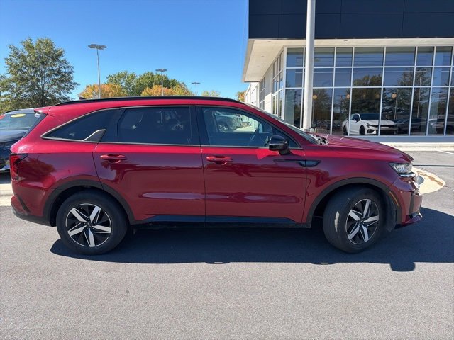 2023 Kia Sorento S photo 2