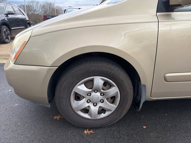 Used 2009 Kia Sedona LX with VIN KNDMB233196319155 for sale in Knightdale, NC