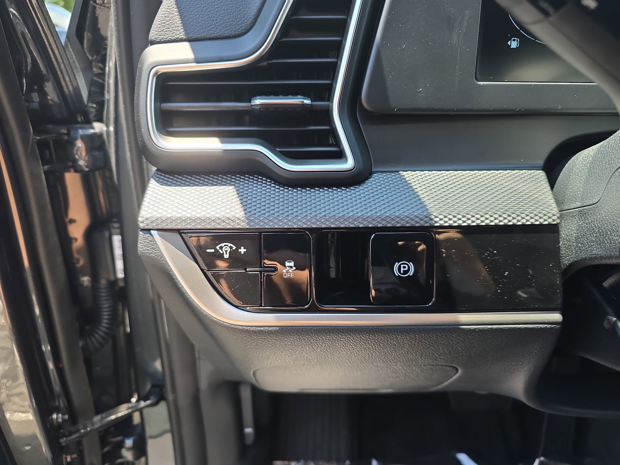 2025 Kia Sportage LX - Photo 23