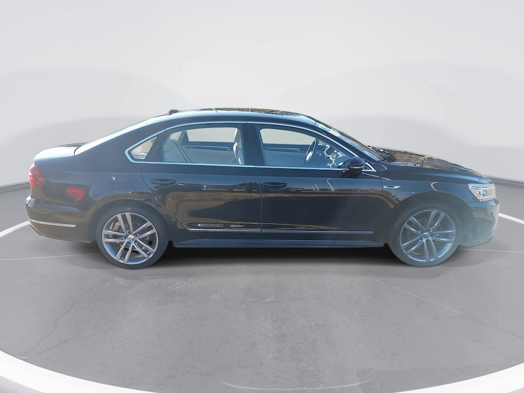 Used 2019 Volkswagen Passat 2.0T SE R-Line Sedan