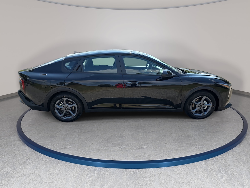 New 2026 Kia K4 LXS Sedan