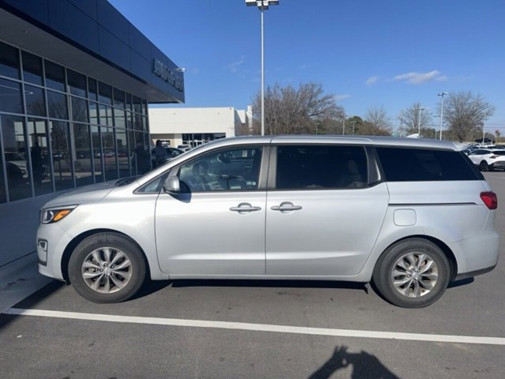 Used 2019 Kia Sedona LX Van Passenger Van