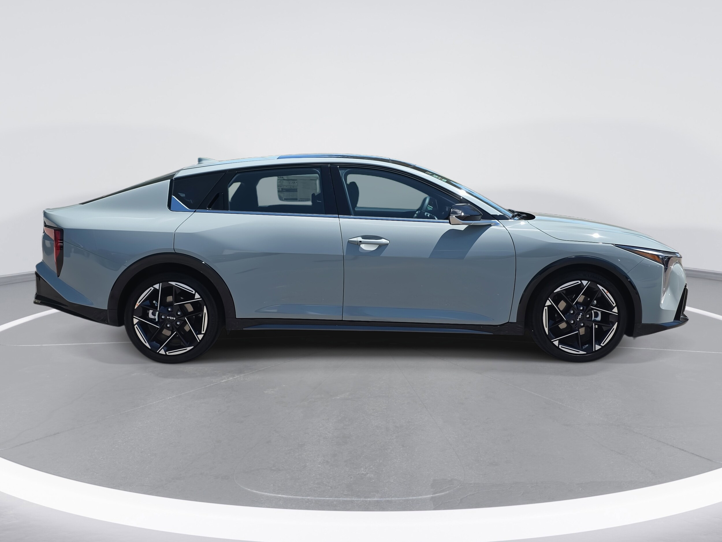 2025 Kia K4 GT-Line photo 4