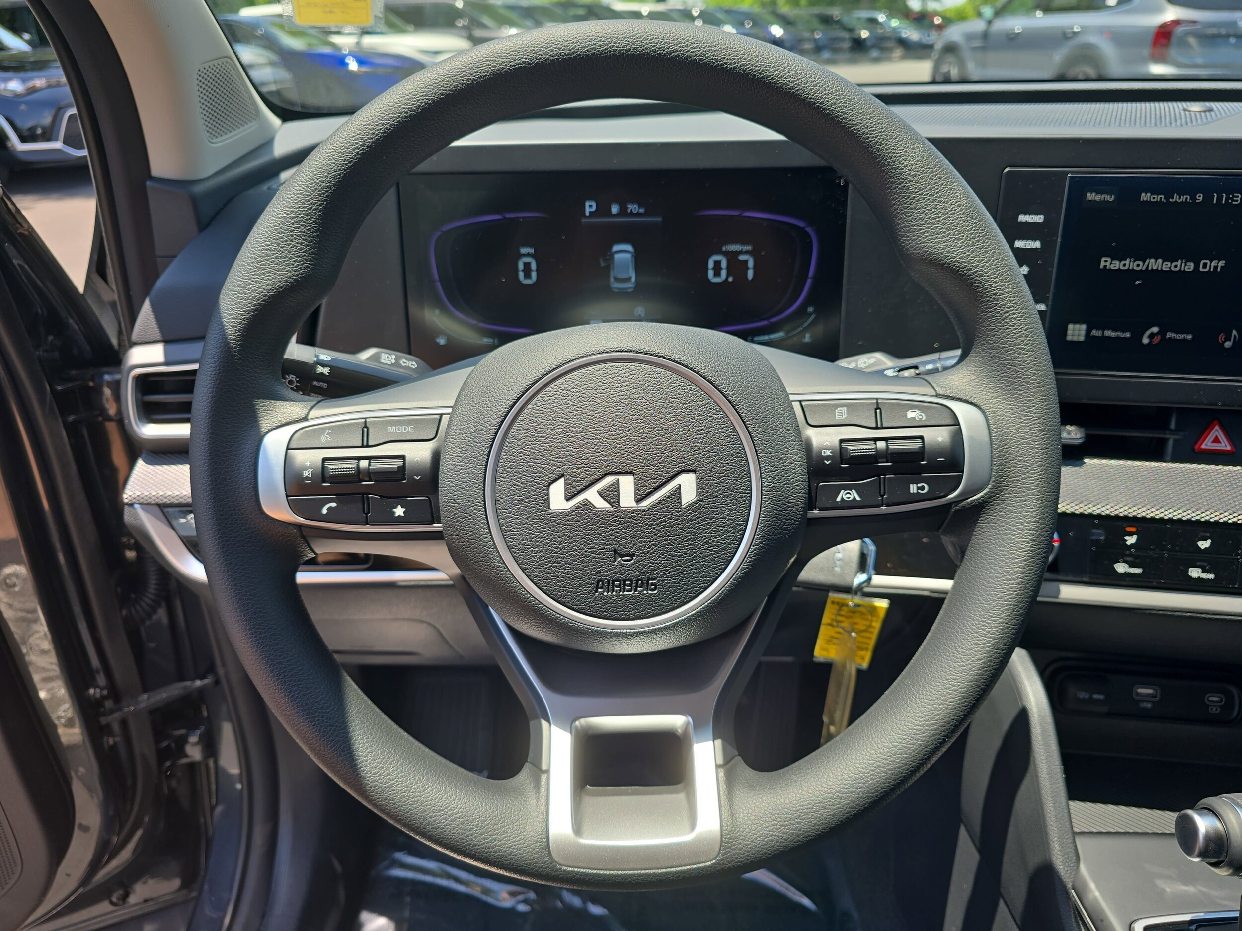 2025 Kia Sportage LX - Photo 17