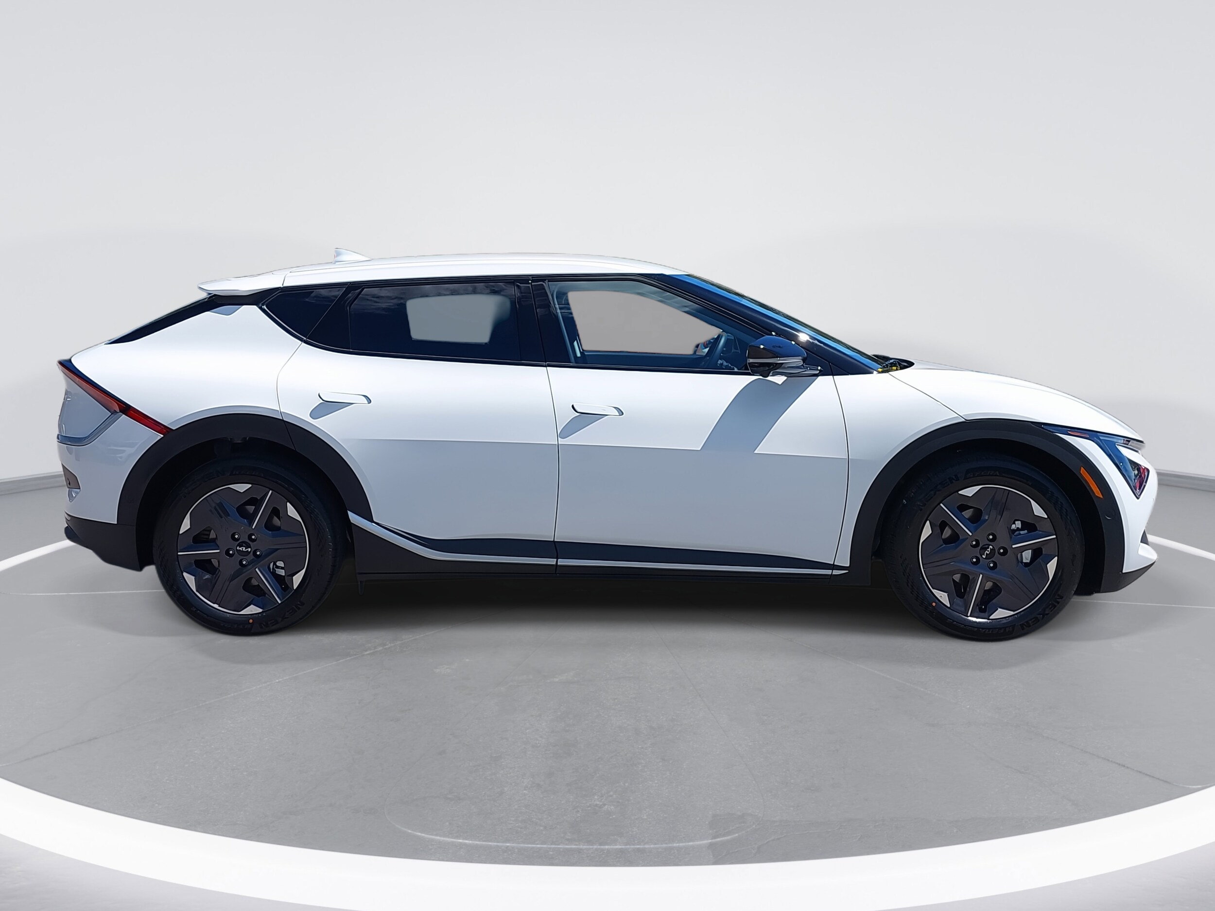 2025 Kia EV6 Light photo 4