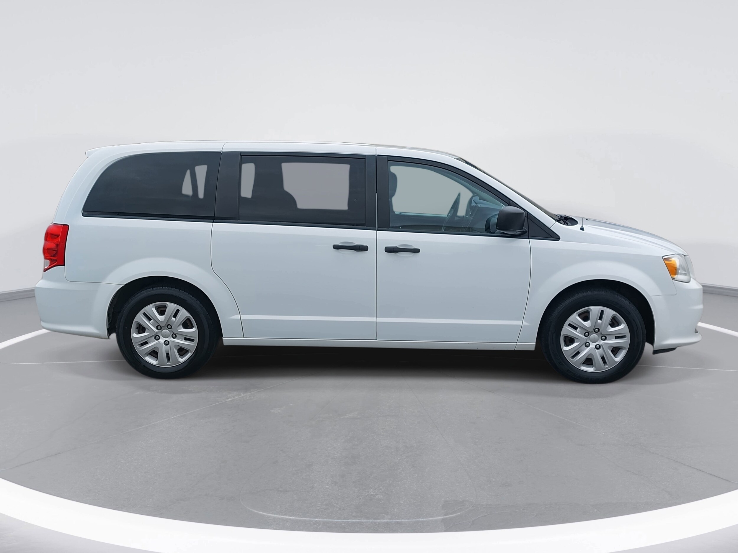 2019 Dodge Grand Caravan SE photo 4