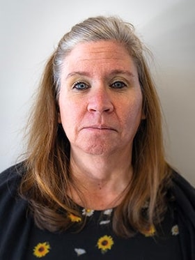 Staff member Karen Berry from ID_b9dc6dc5dfaa