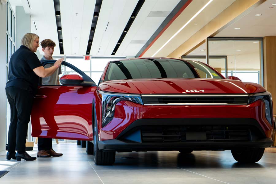 Auto Park Kia Showroom