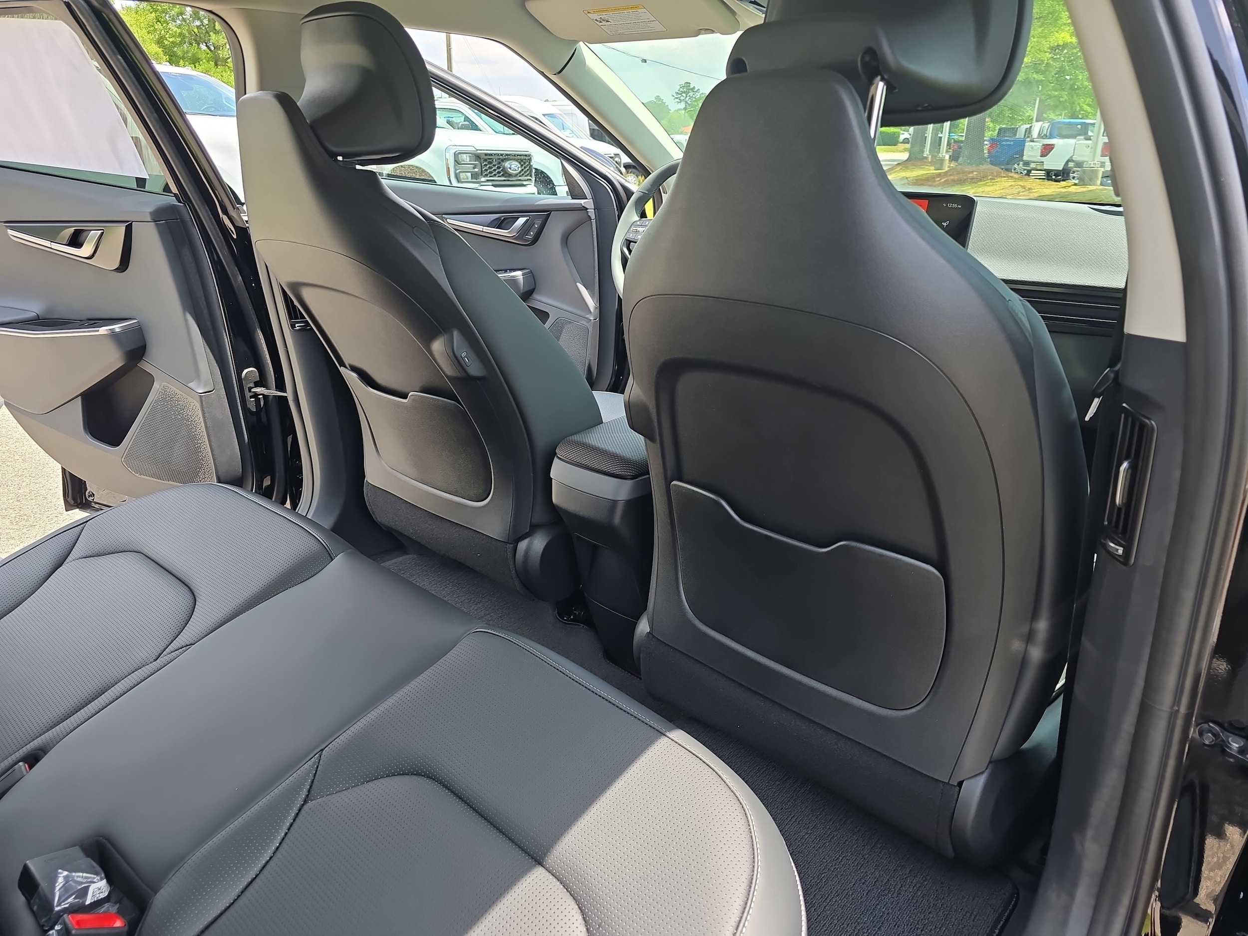 2025 Kia EV6 Wind - Photo 11