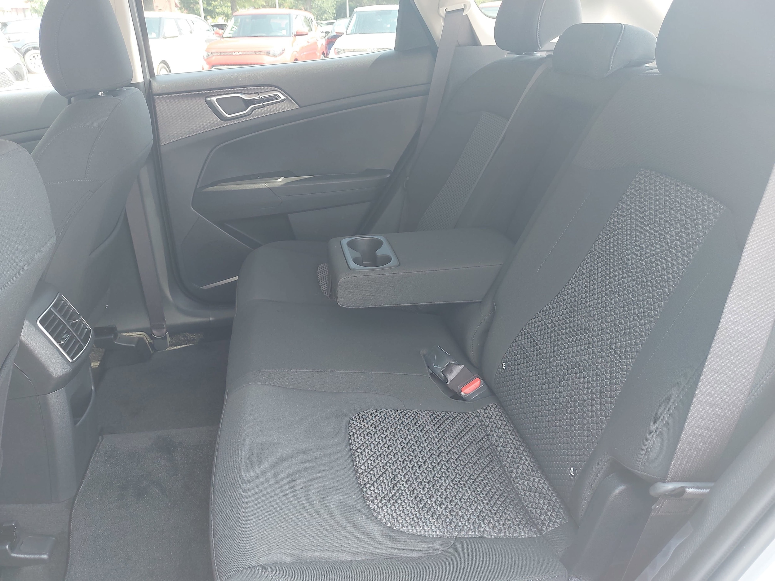 2025 Kia Sportage LX Hybrid - Photo 14