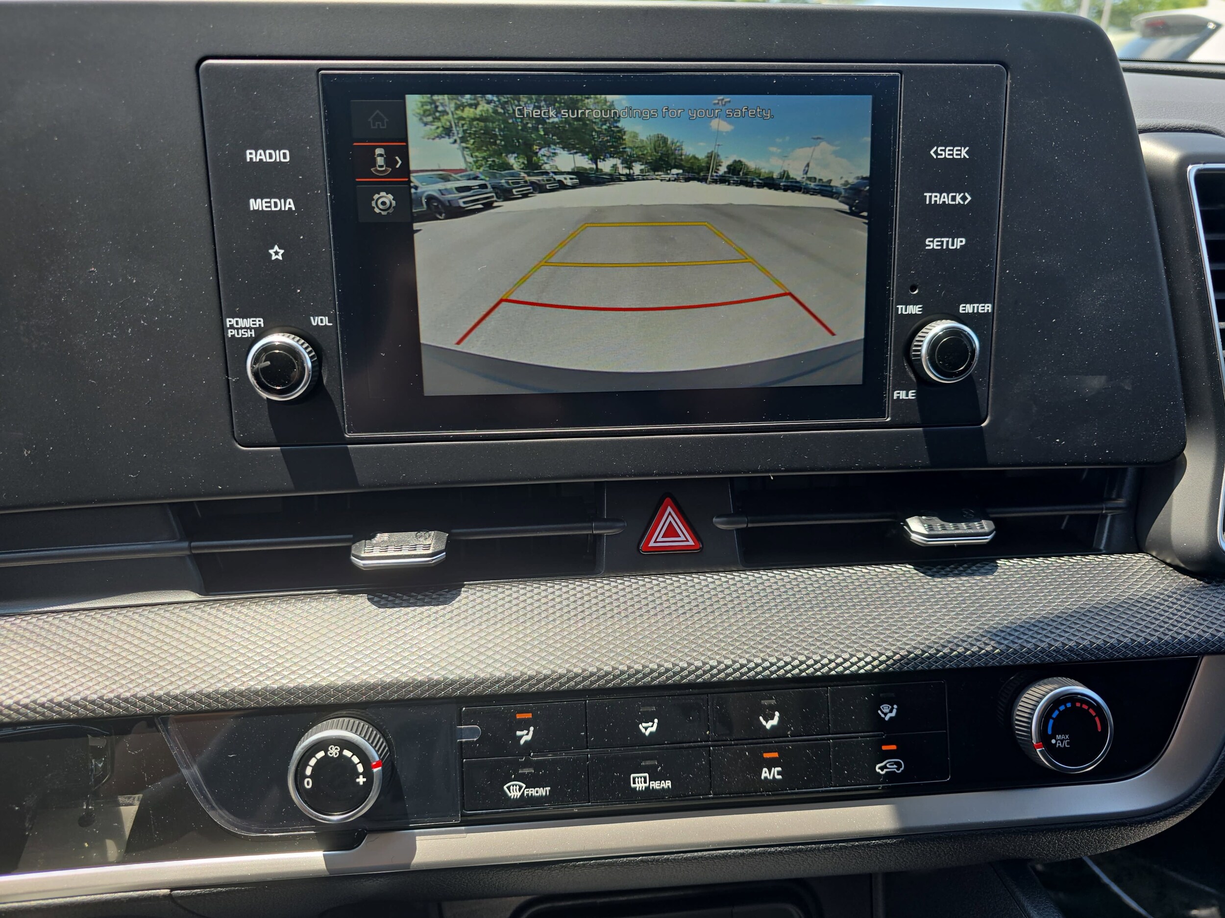 2025 Kia Sportage LX - Photo 21