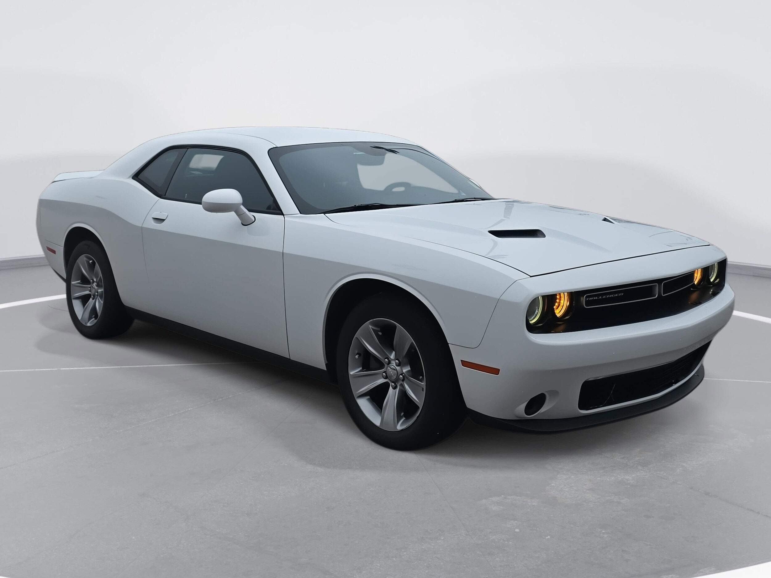 2019 Dodge Challenger SXT photo 3