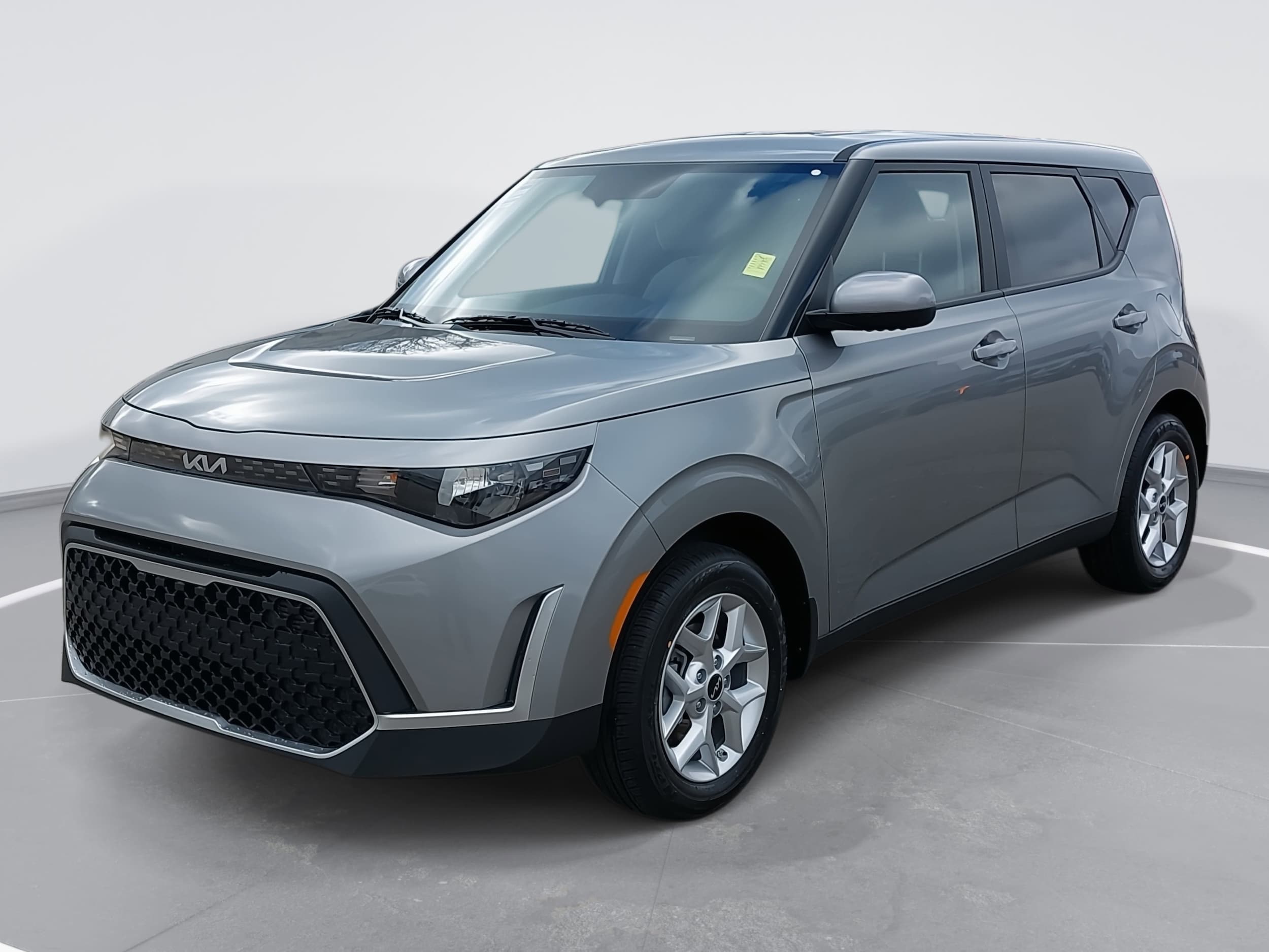 2025 Kia Soul LX's photo