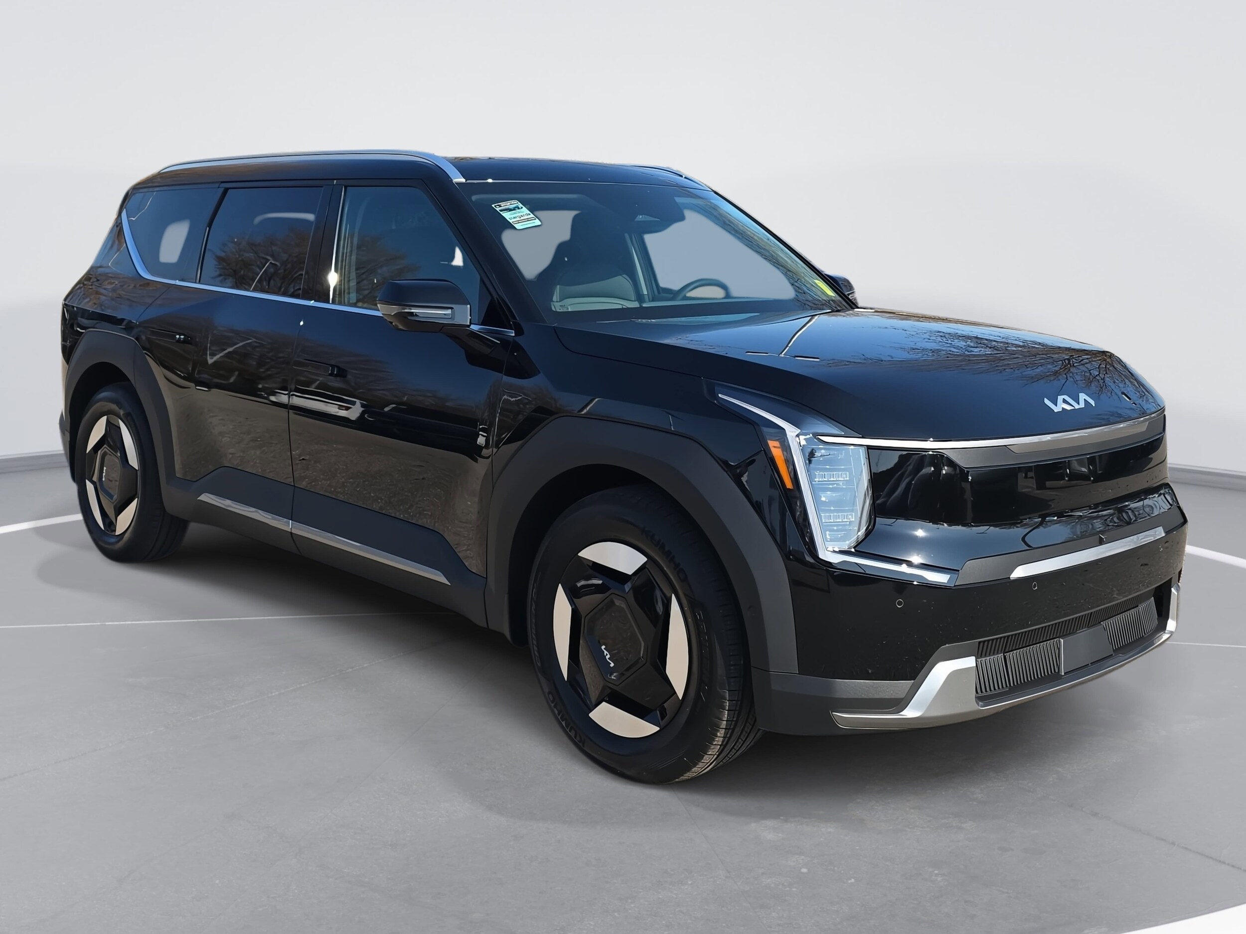 2026 Kia EV9 Wind AWD photo 2