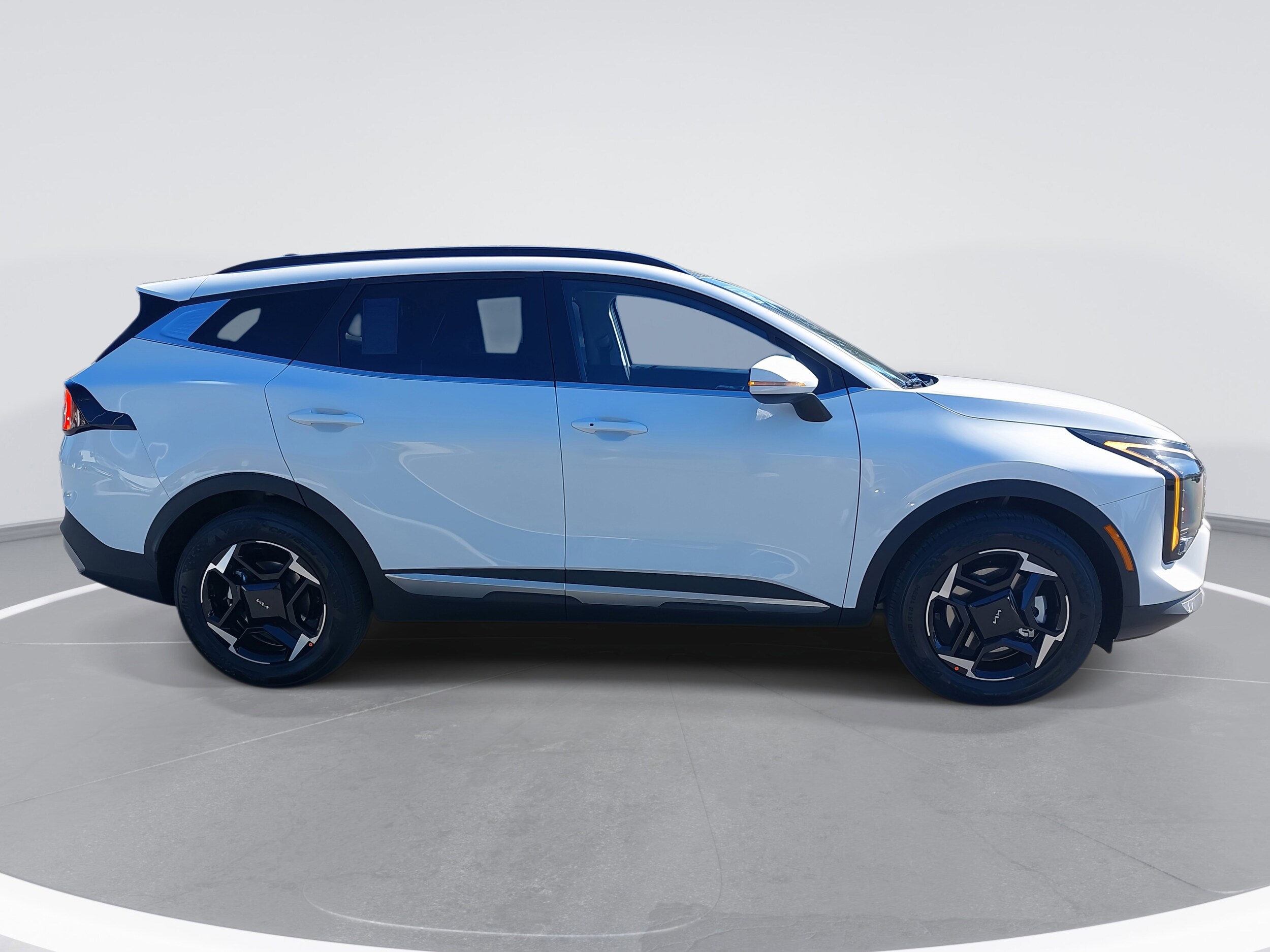 2026 Kia Sportage EX photo 4