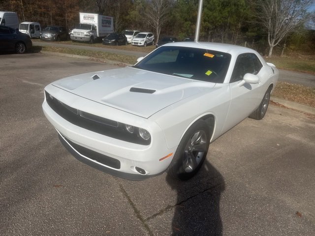 2019 Dodge Challenger SXT photo 2