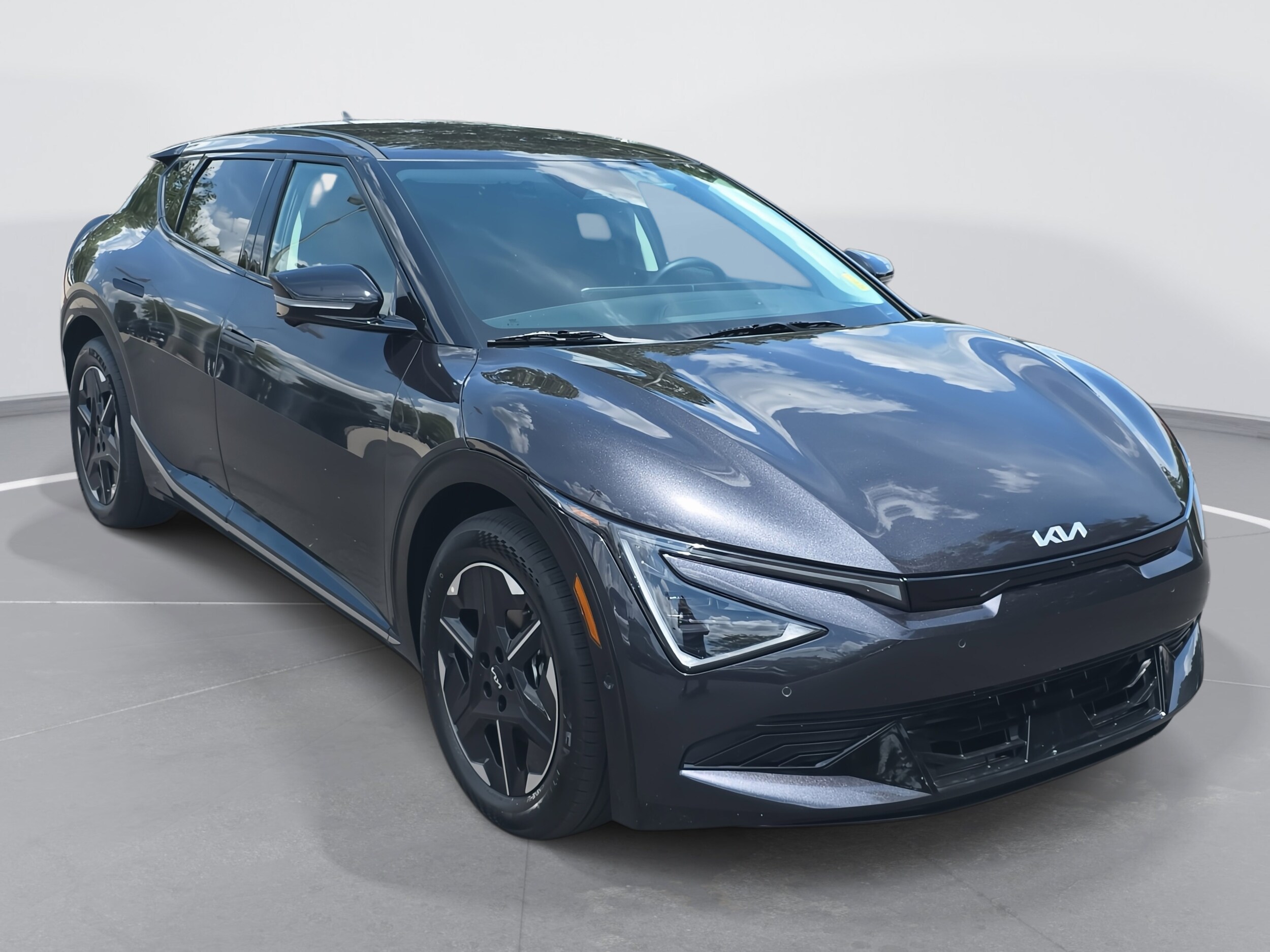 2025 Kia EV6 Wind photo 2