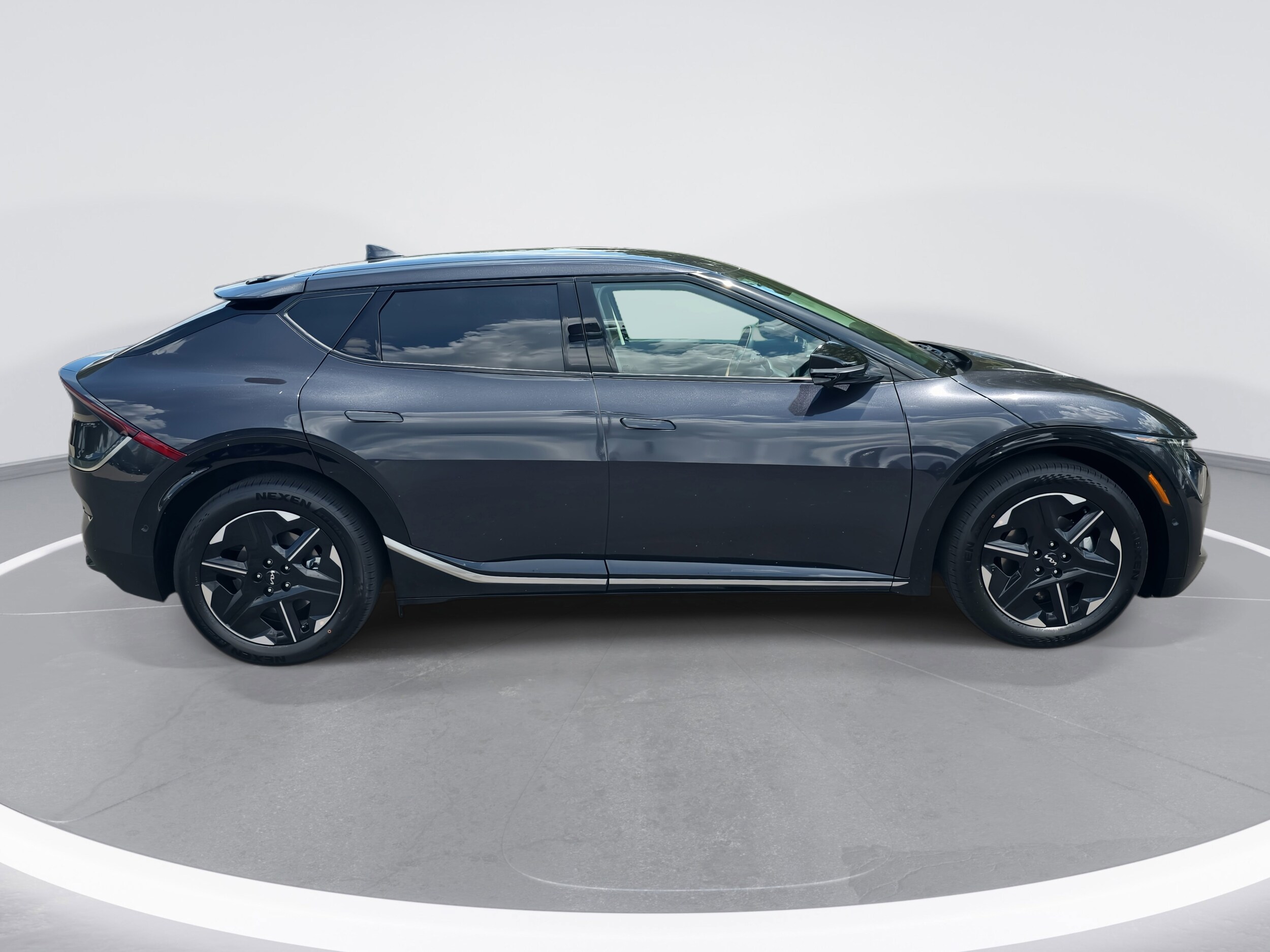 2025 Kia EV6 Wind photo 3