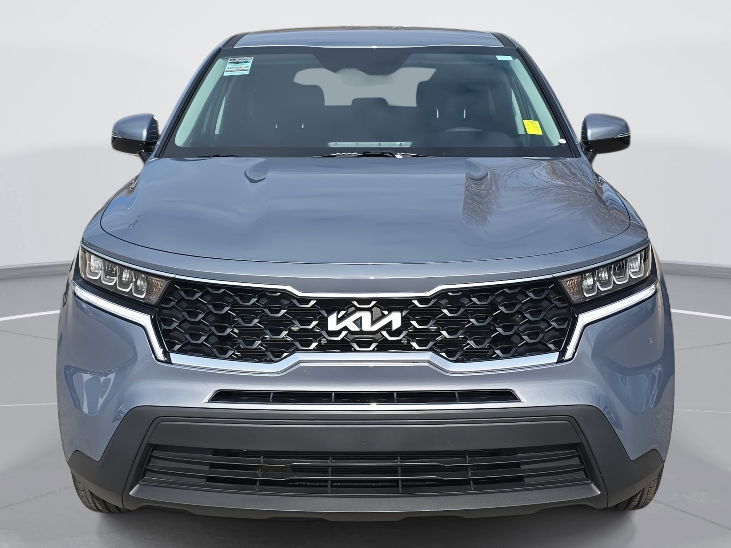 2023 Kia Sorento LX photo 2