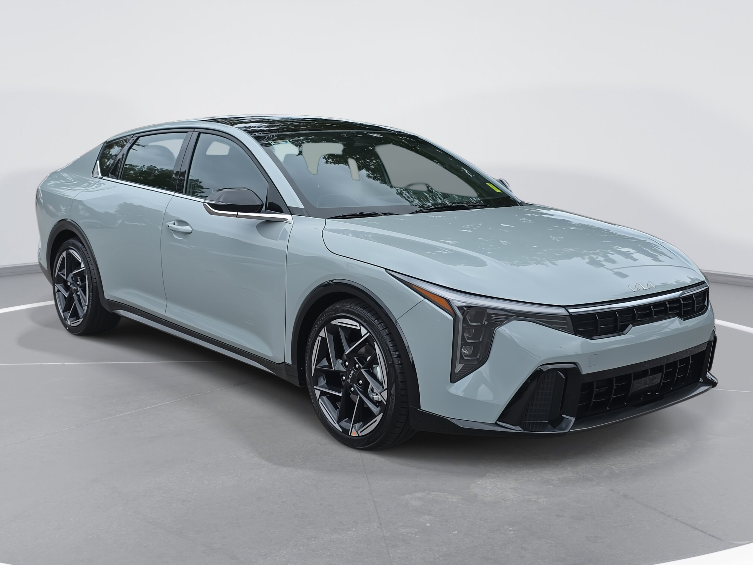 2025 Kia K4 GT-Line photo 2