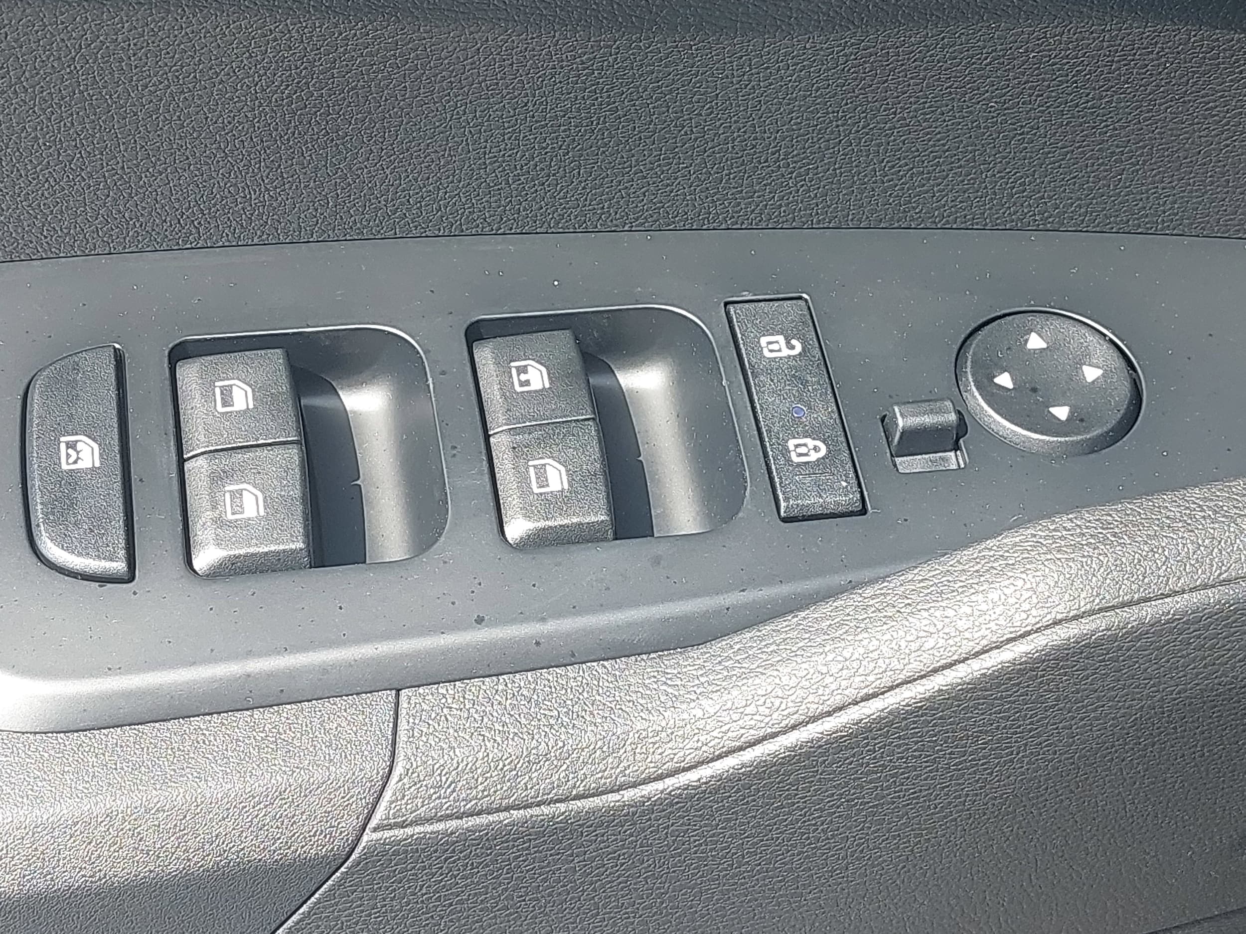 2025 Kia Sportage LX Hybrid - Photo 28