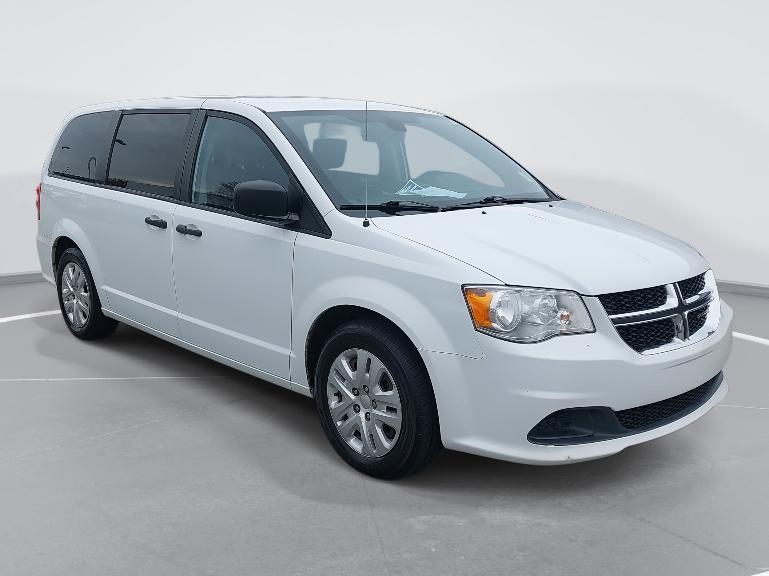 2019 Dodge Grand Caravan SE photo 3